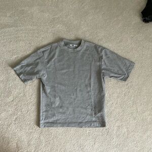 Uniqlo Gray Short Sleeve Men's Tee